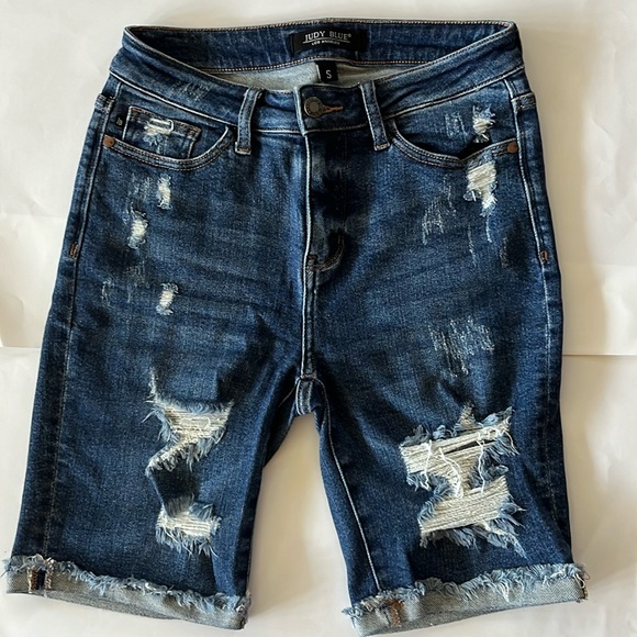 Judy Blue denim Bermuda shorts size small dark blue distressed denim size small - Picture 1 of 12